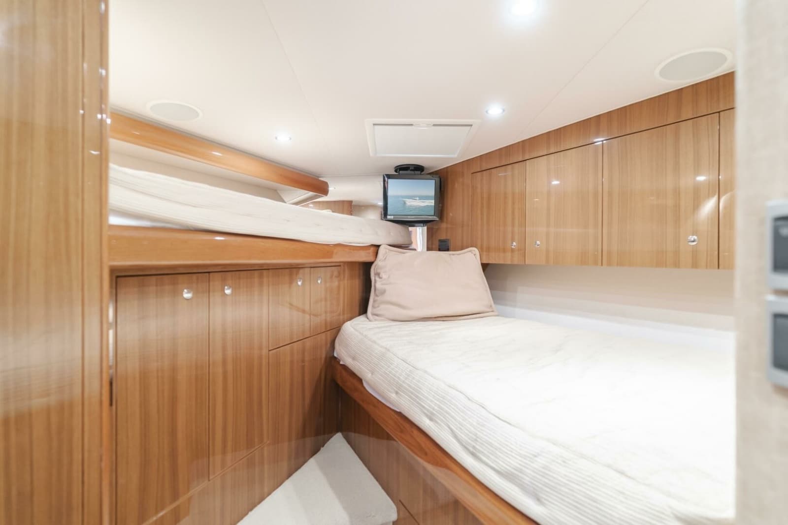 2008 Viking 52 Sport Coupe - Photo 29