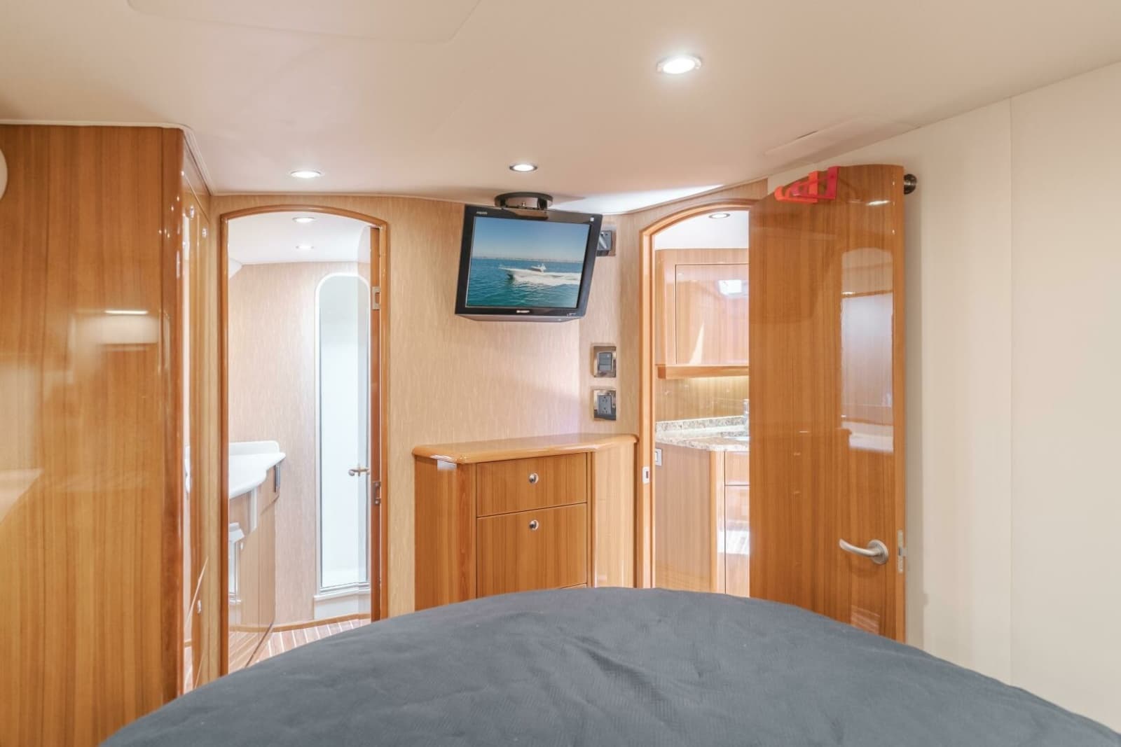 2008 Viking 52 Sport Coupe - Photo 25
