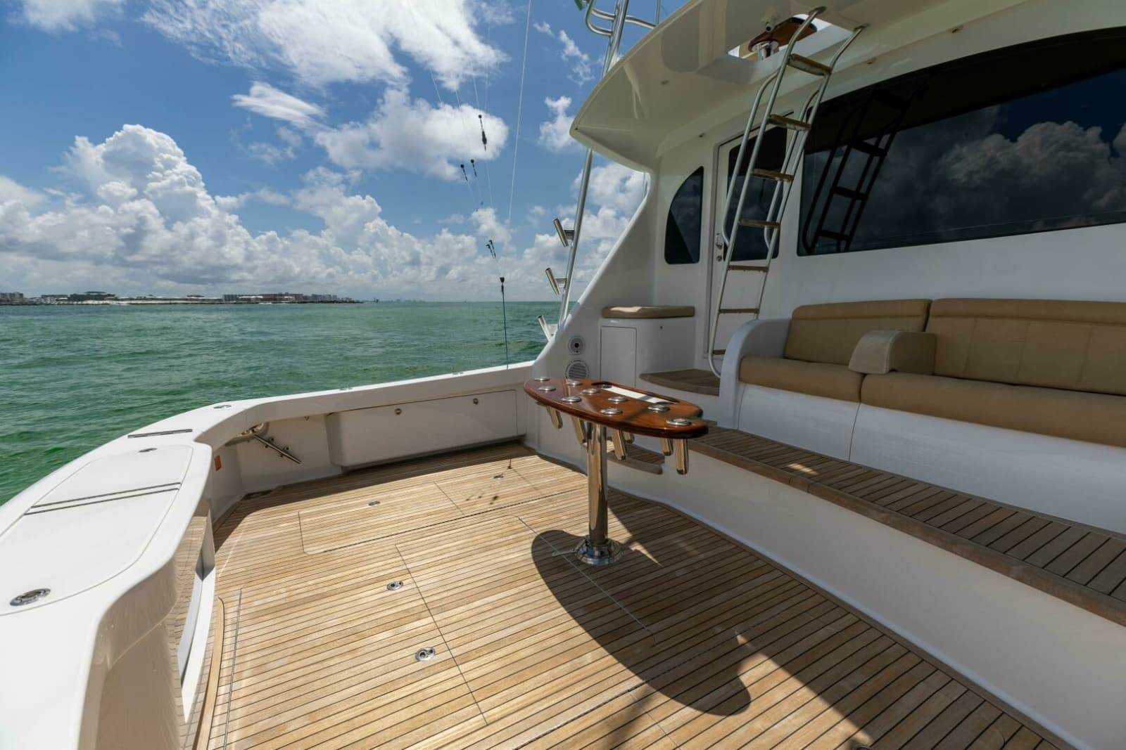 2017 Viking 66 Convertible - Photo 42
