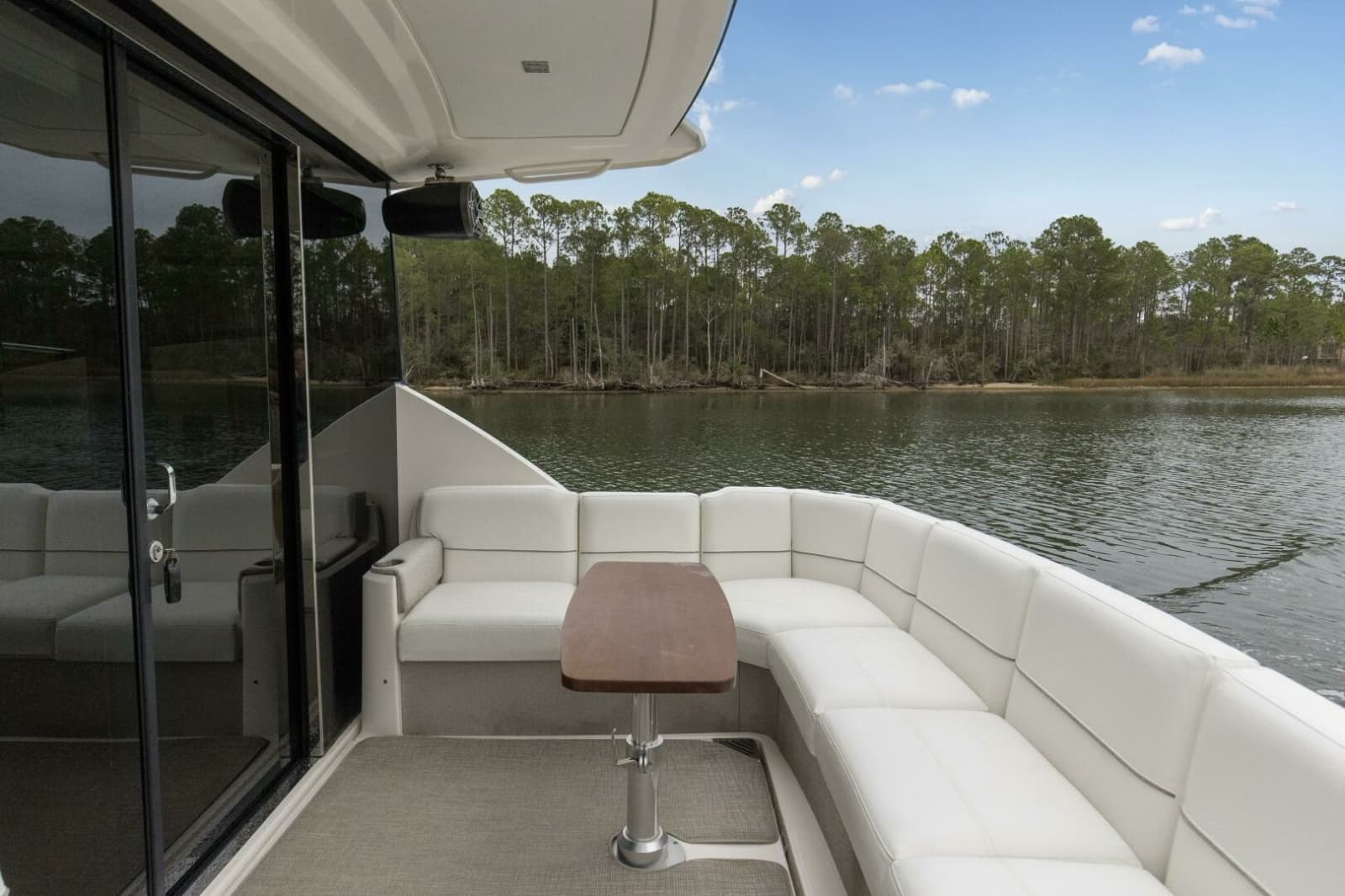 2019 Tiara Yachts C49 Coupe - Photo 63