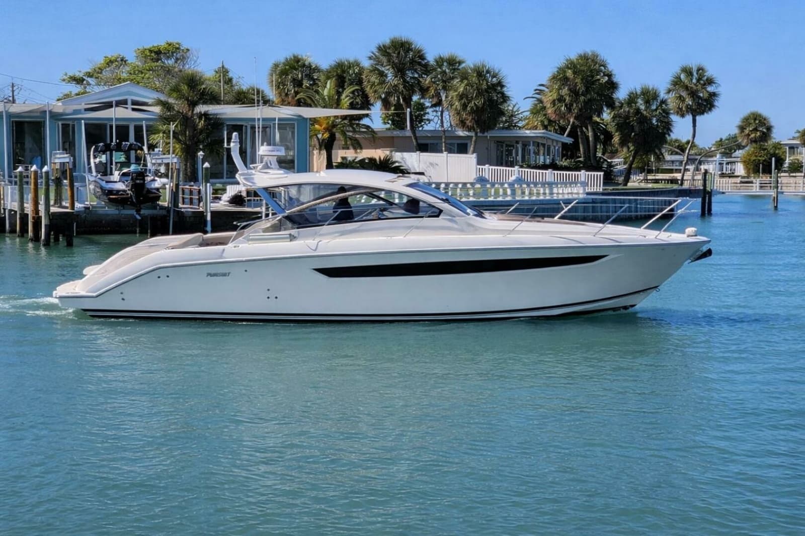 2014 Pursuit SC 365i - Photo 1