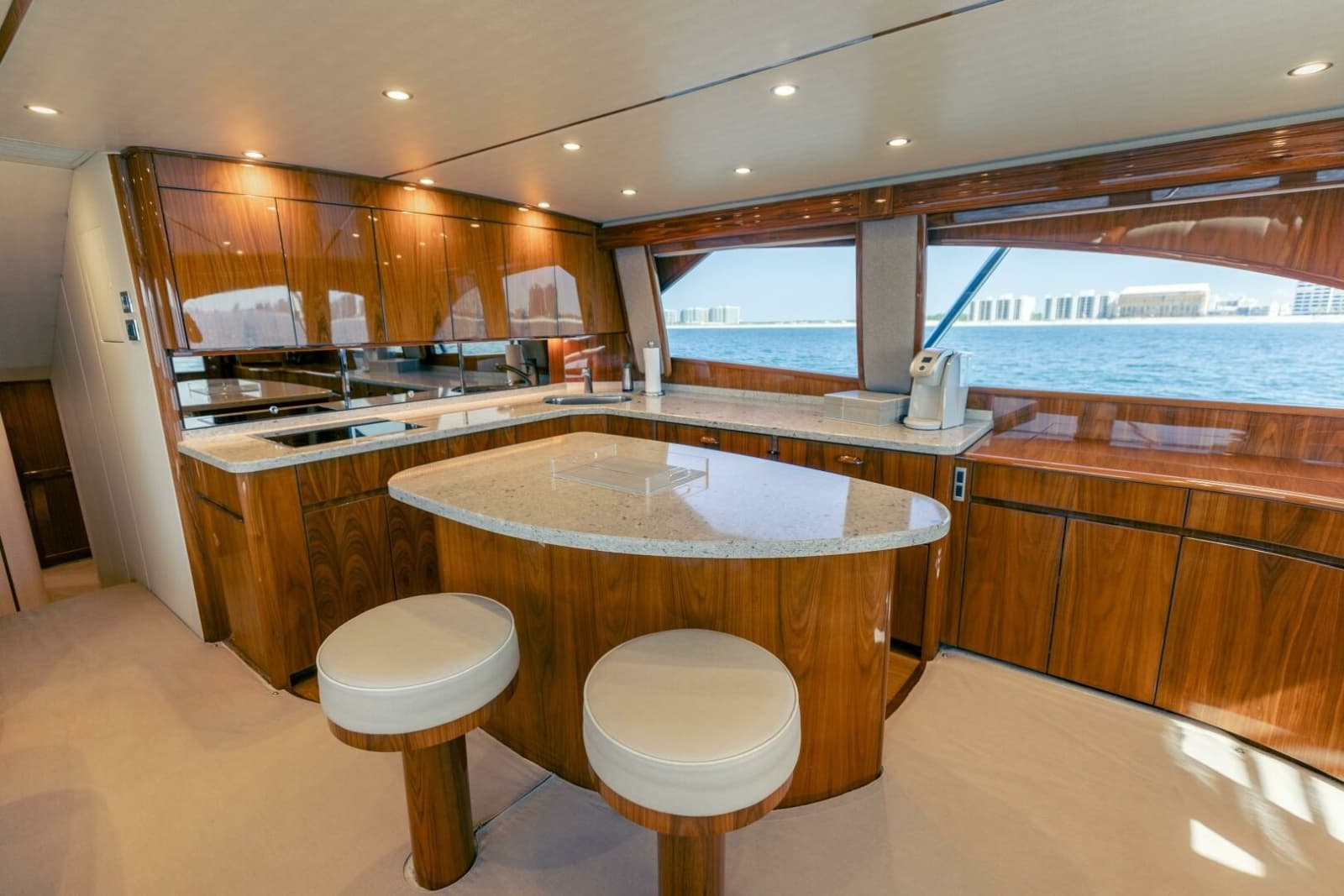 2018 Viking 62 Convertible - Photo 2