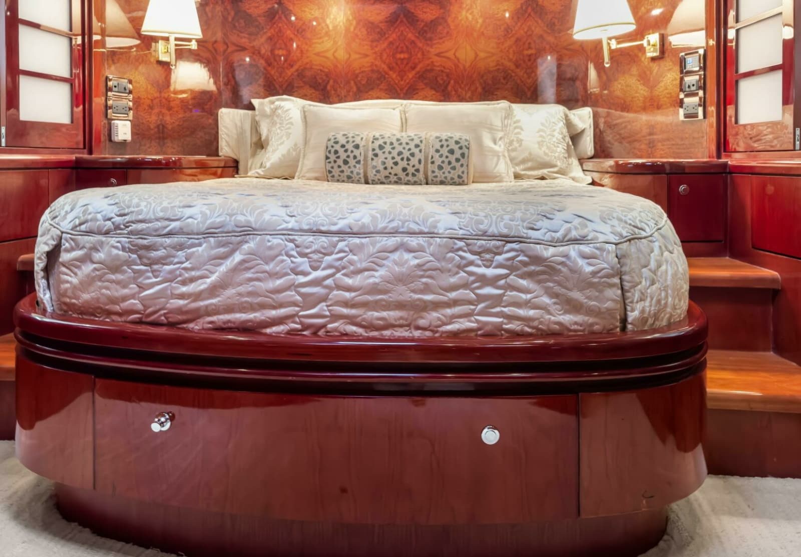 2005 Ocean Alexander 80 motoryacht - Photo 10