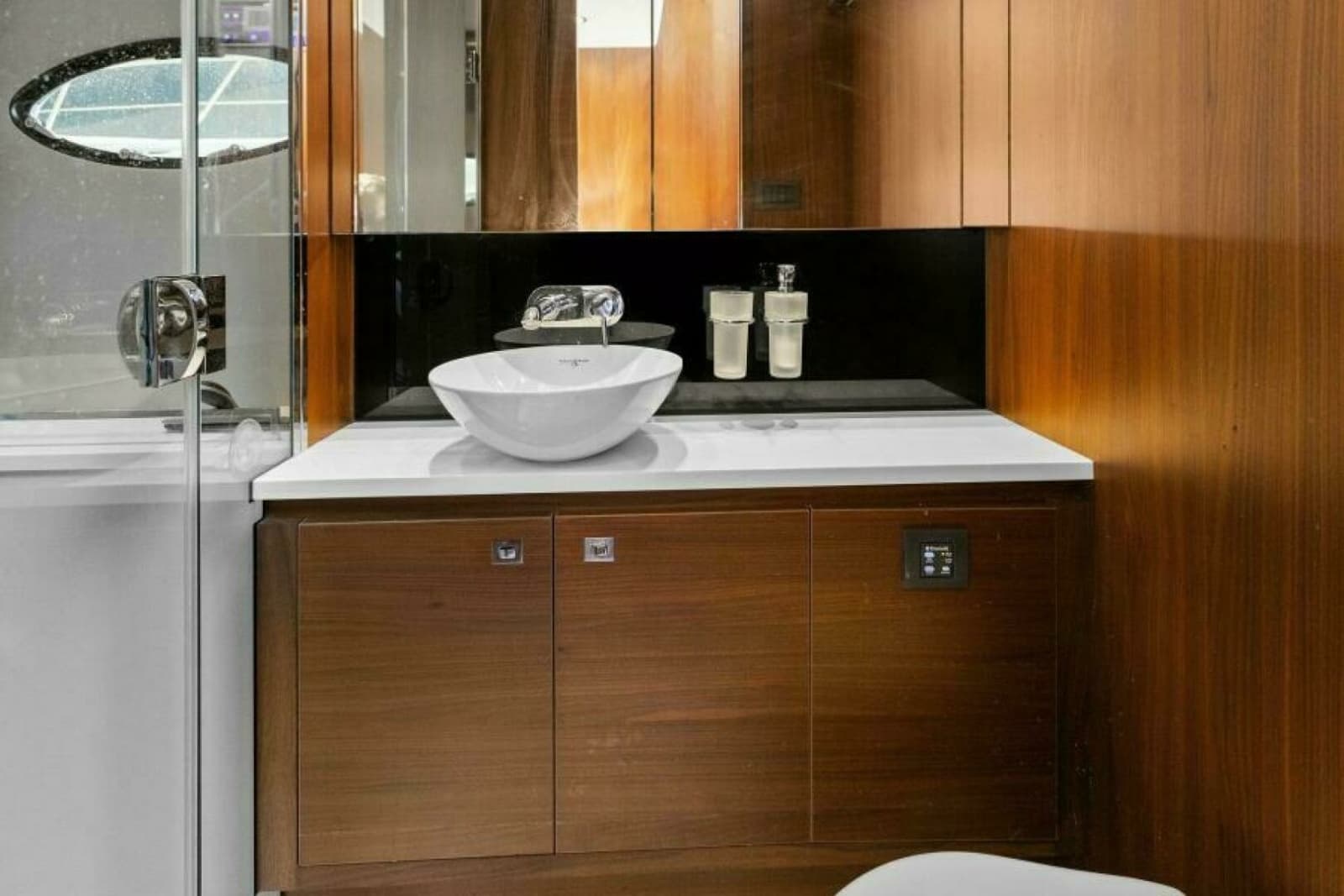 2016 Princess 60 Flybridge - Photo 39