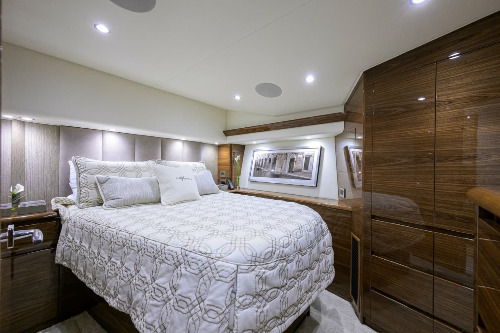 2024 Viking 54 Convertible - Photo 11