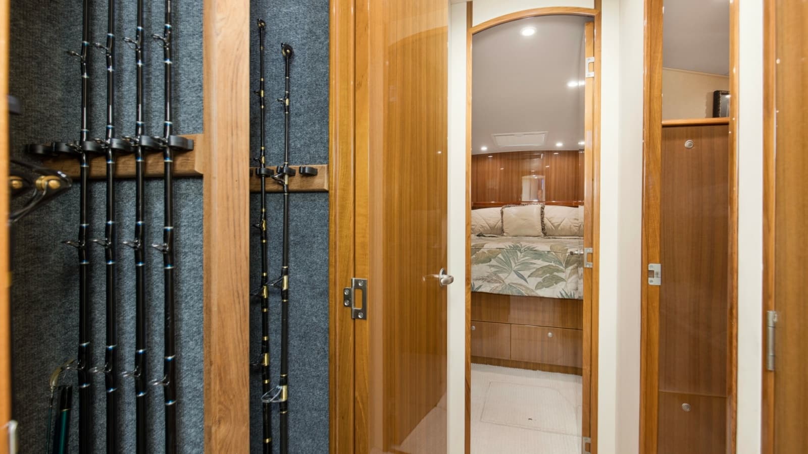 2007 Viking 64 Enclosed Bridge - Photo 17