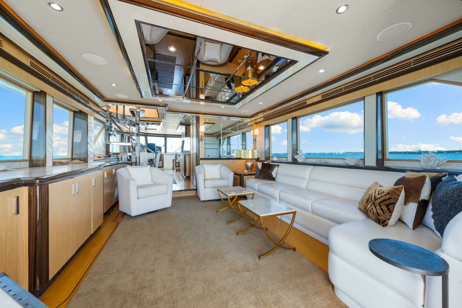 2010 Ocean Alexander 83 Motor Yacht - Photo 10