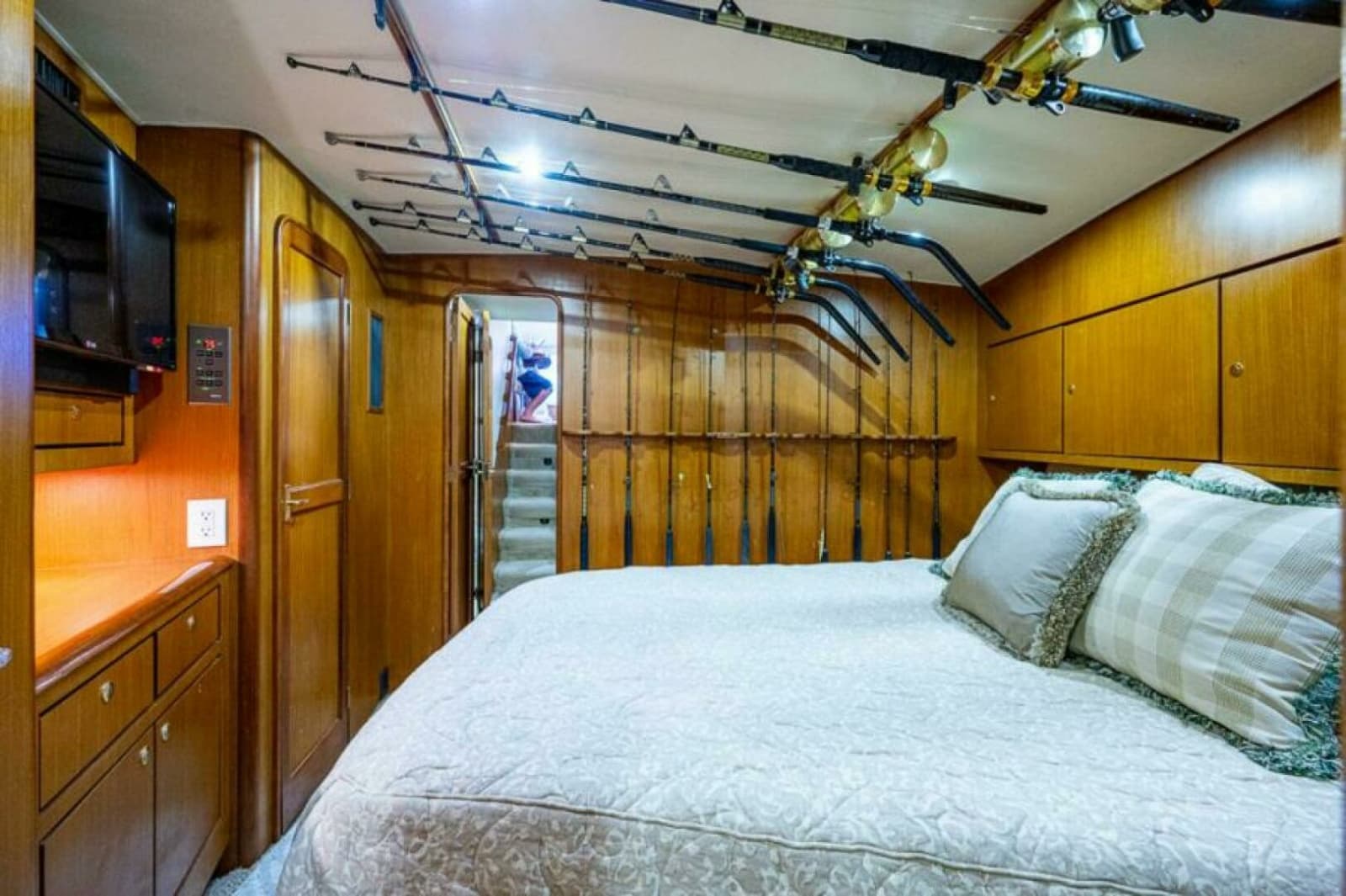 1999 Ocean Yachts 60 Convertible - Photo 41