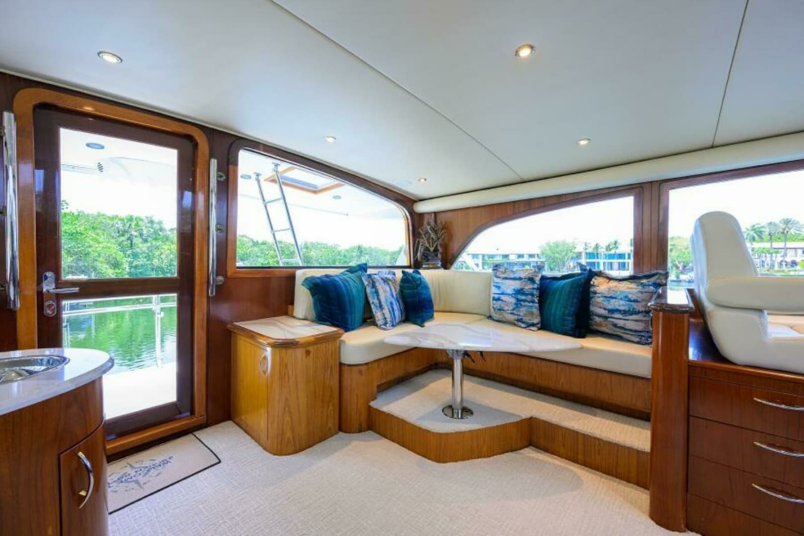 2004 Sea Force IX 82 Enclosed Bridge - Photo 6