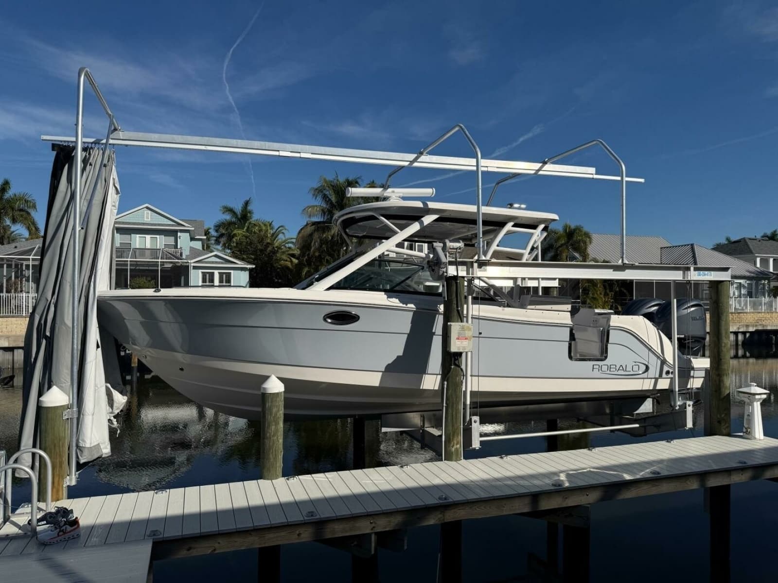 2021 Robalo R317 - Photo 26
