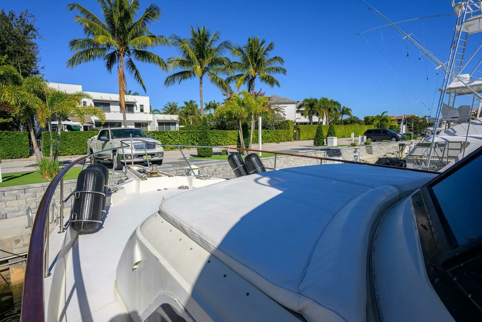 1987 Hatteras 63 Motor Yacht - Photo 47