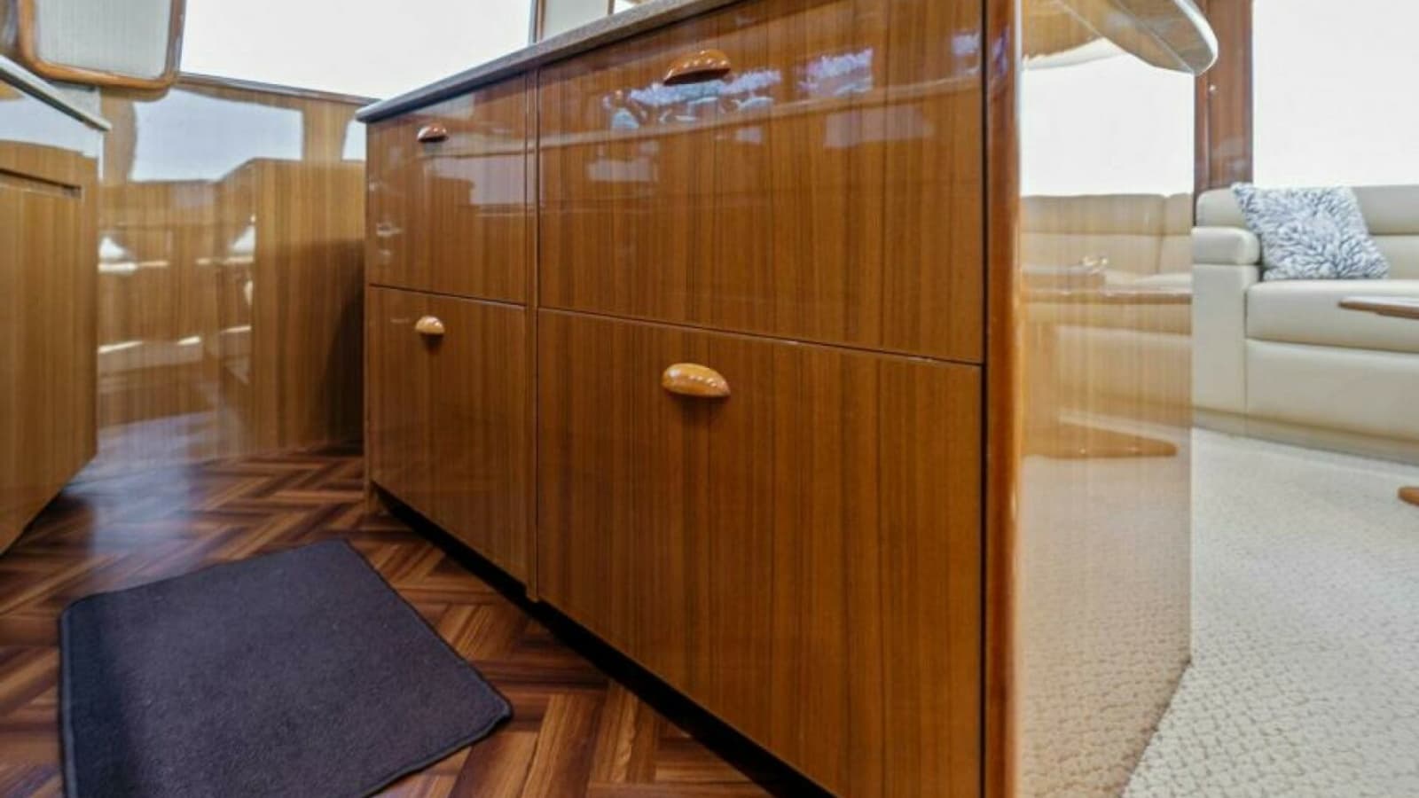 2013 Viking 55 Convertible - Photo 13