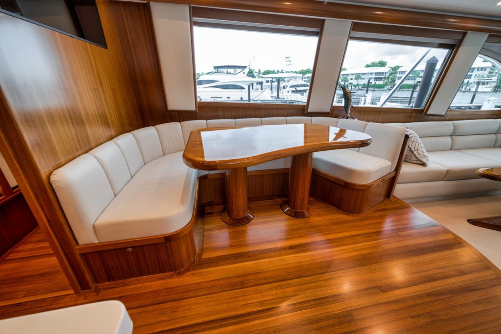 2021 Weaver 75 Convertible - Photo 17