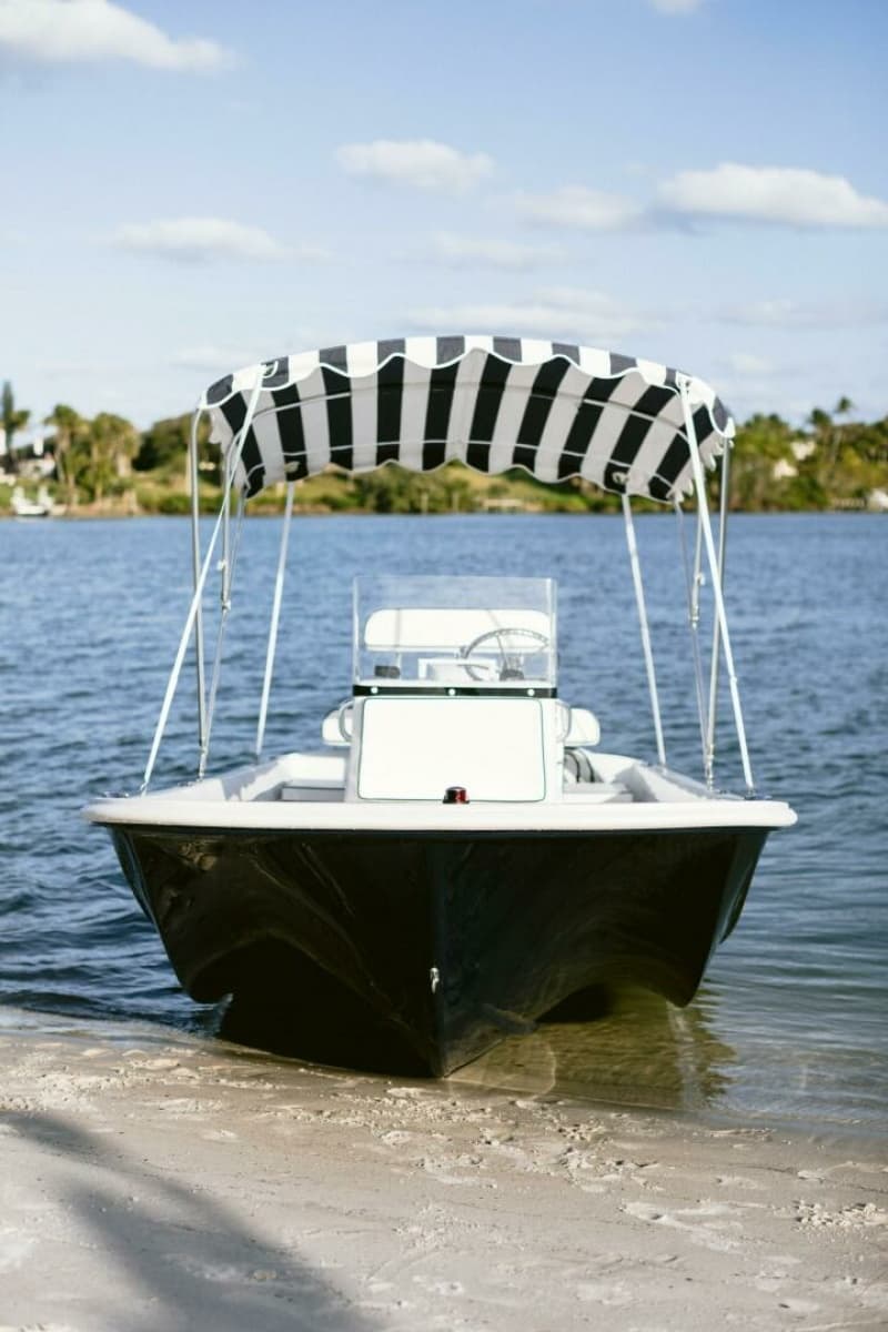 2027 Custom Palm Yachts 17 - Photo 2