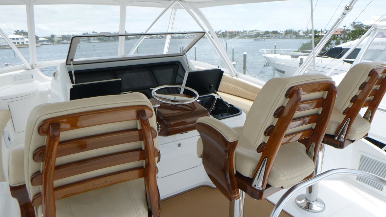 2022 Viking 68 Convertible - Photo 6