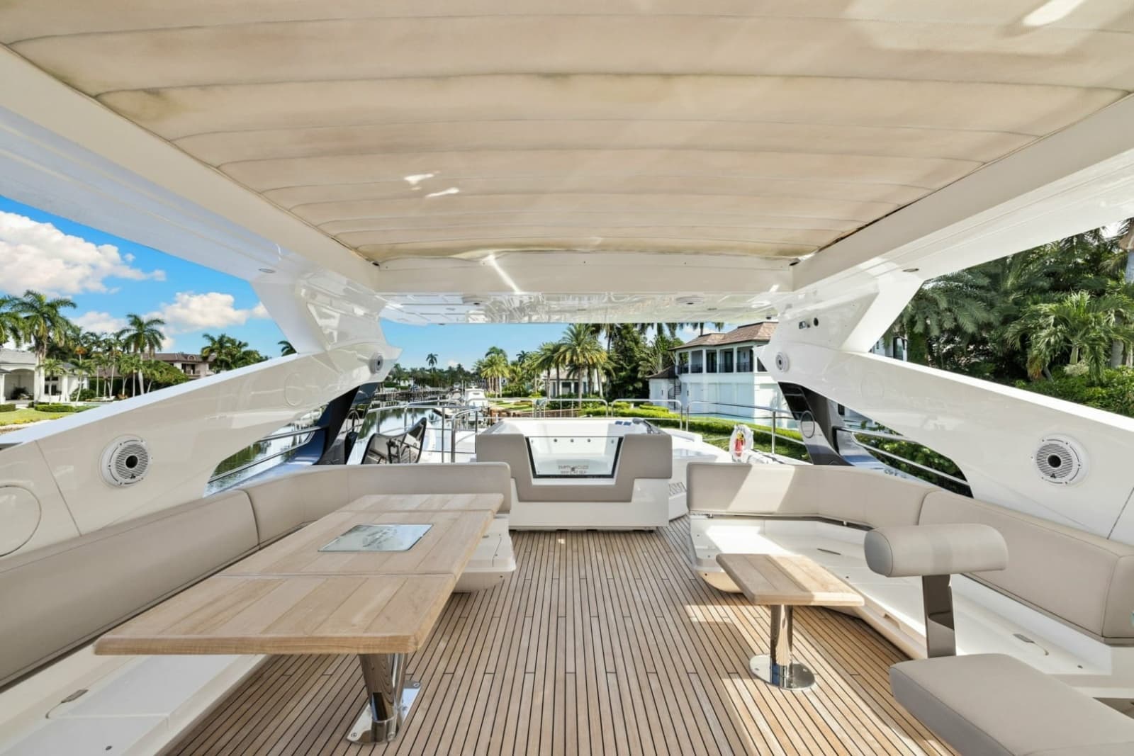 2018 Sunseeker 95 Motoryacht - Photo 44