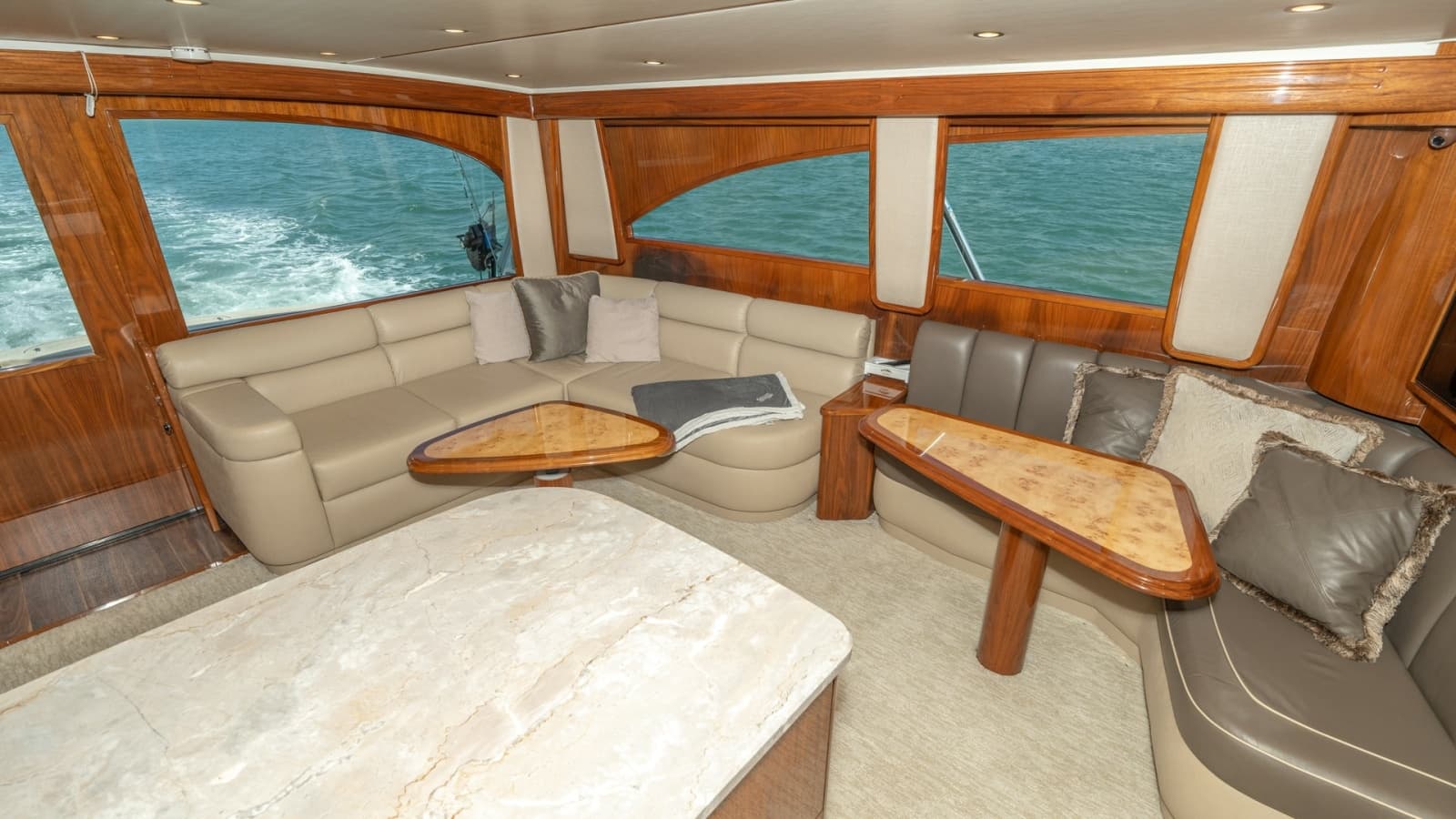 2017 Viking 55 Convertible - Photo 7