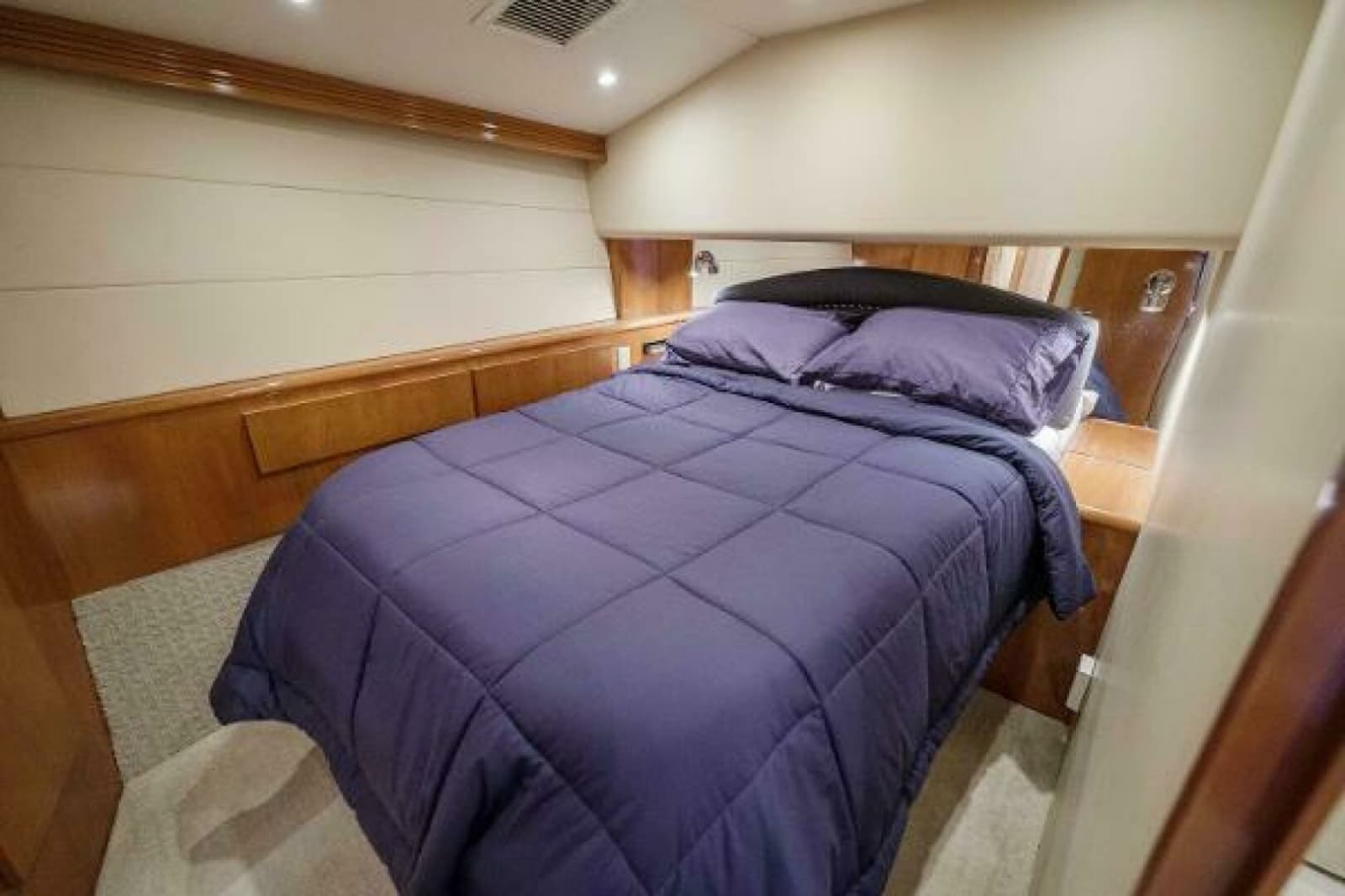 2002 Hatteras 50 Convertible - Photo 21