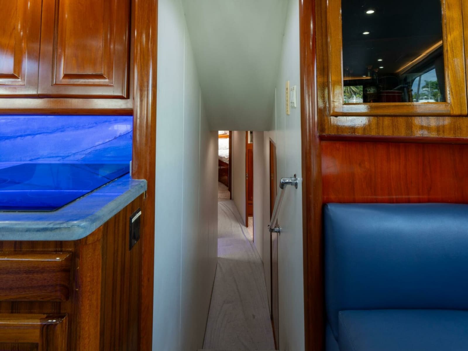 1998 Viking 58 Convertible - Photo 24