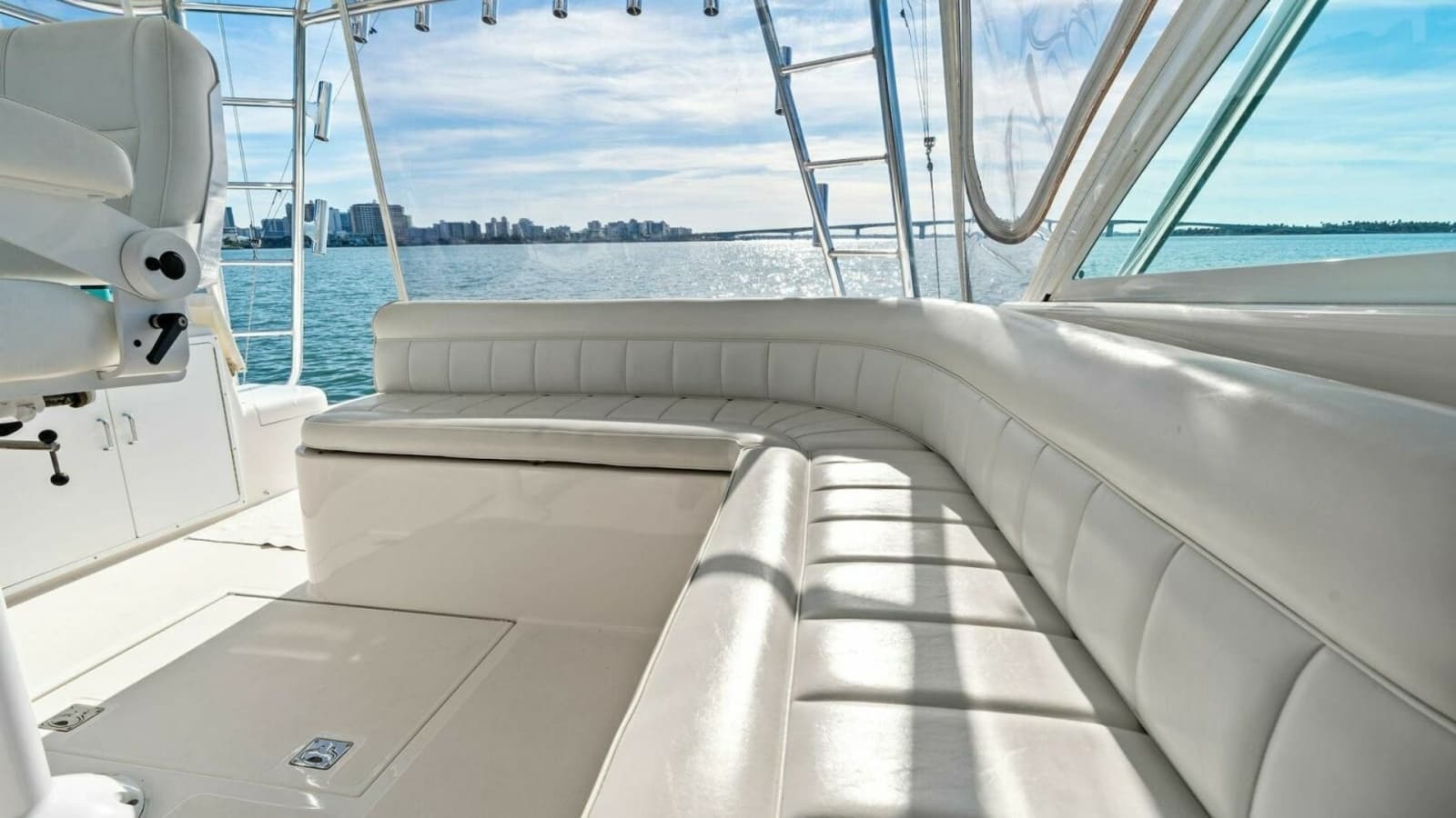 2005 Cabo 40 Express - Photo 29