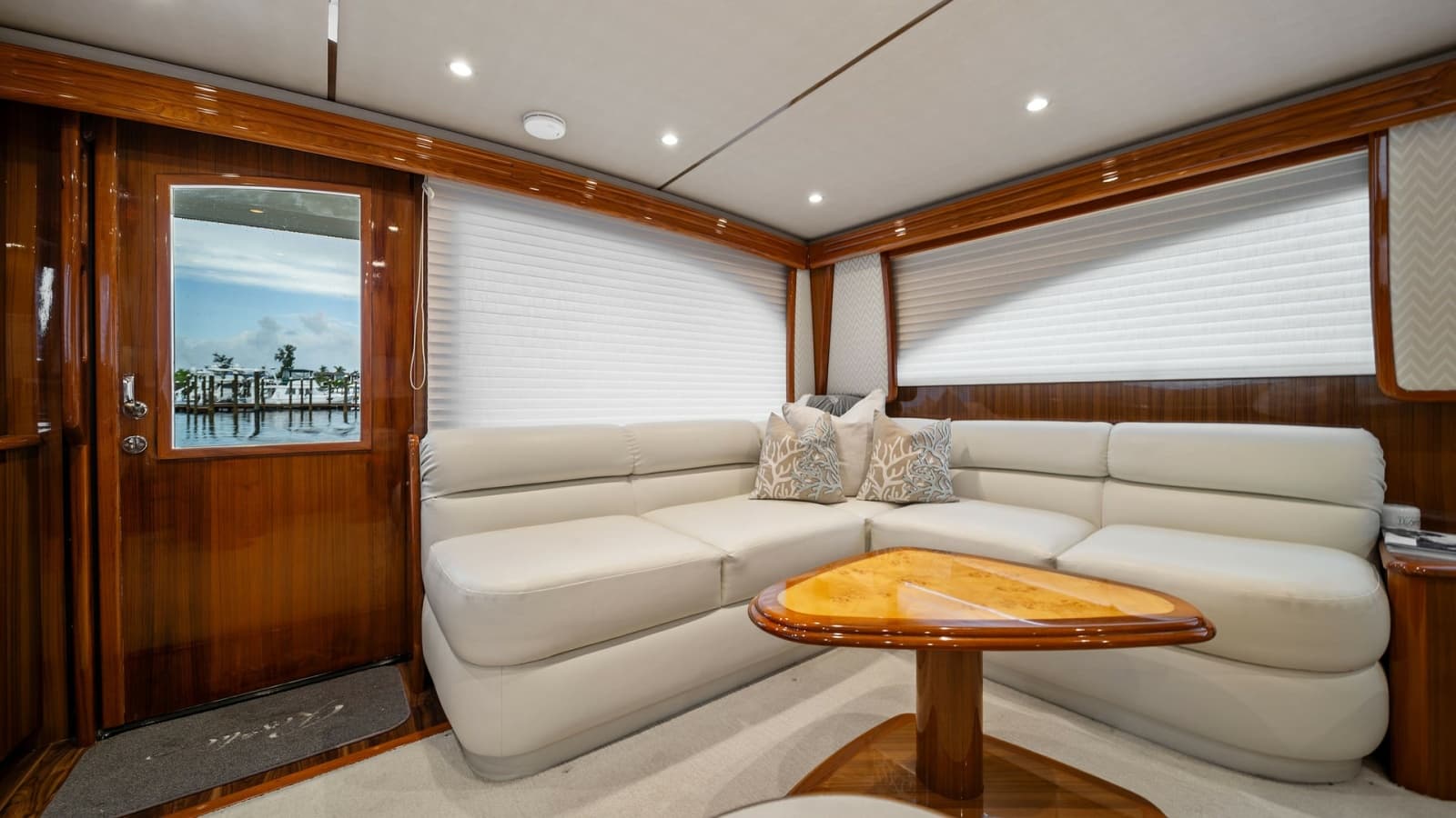 2015 Viking 55 Convertible - Photo 18