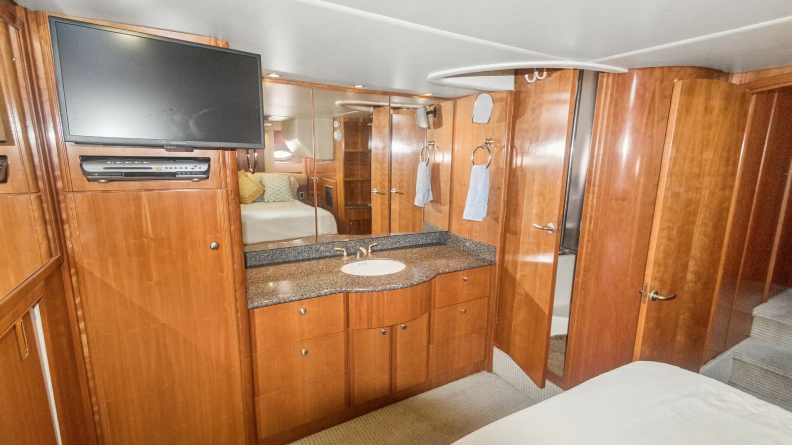 2005 Meridian 540 Pilothouse - Photo 13