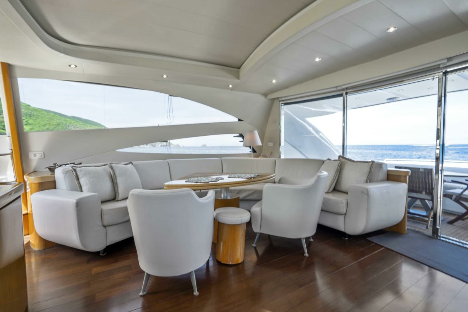 2005 Pershing 76 Motor Yacht - Photo 4