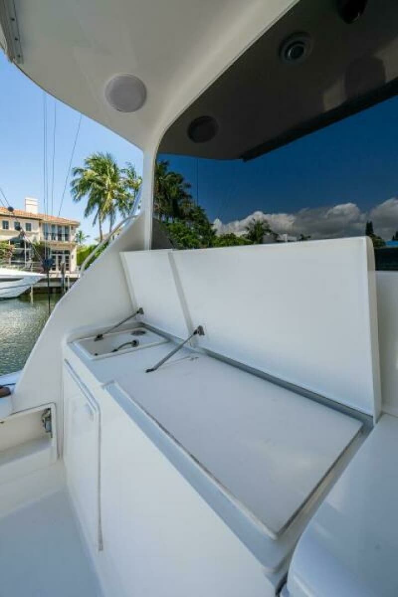 1999 Ocean Yachts 60 Convertible - Photo 14
