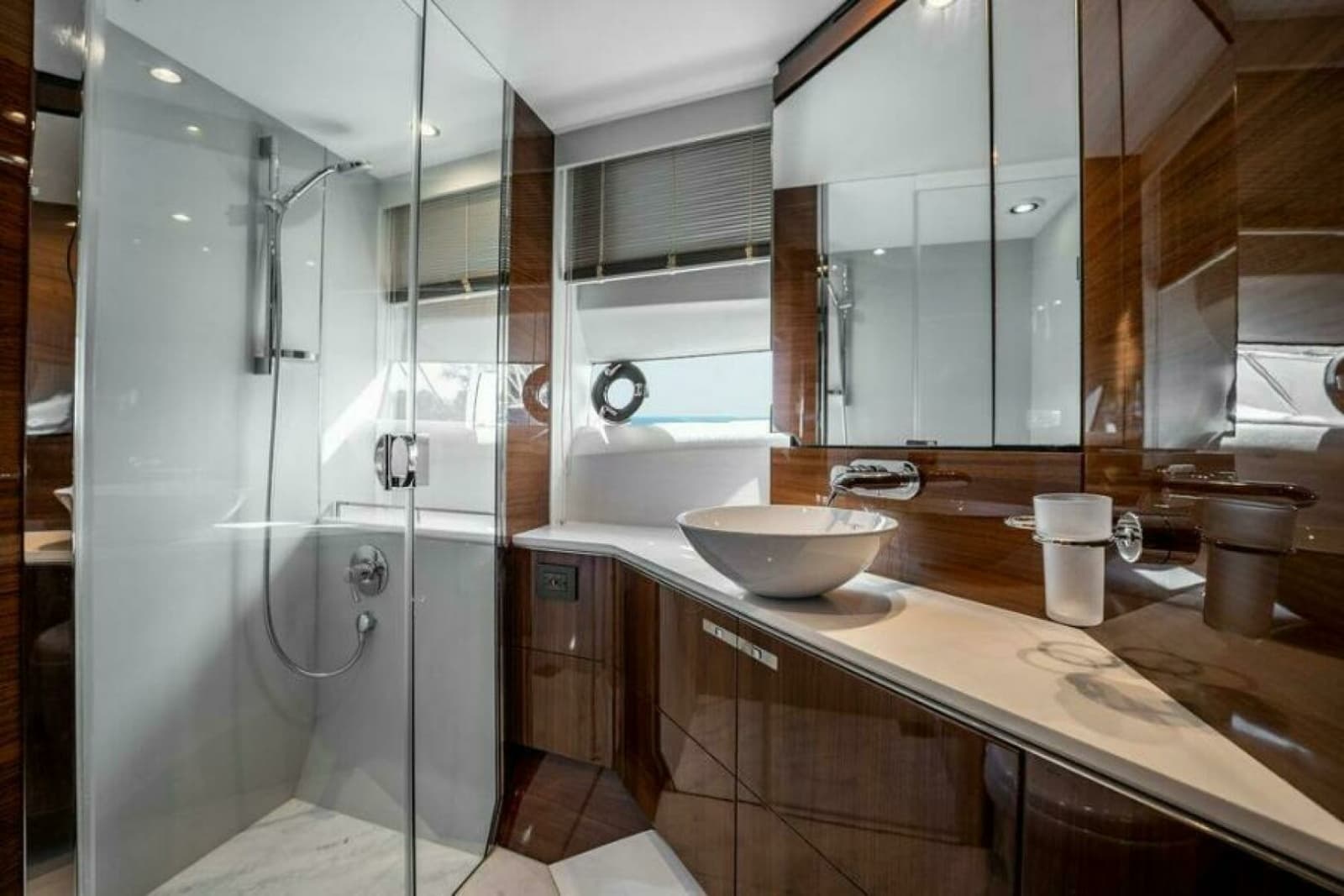 2016 Princess S65 - Photo 12