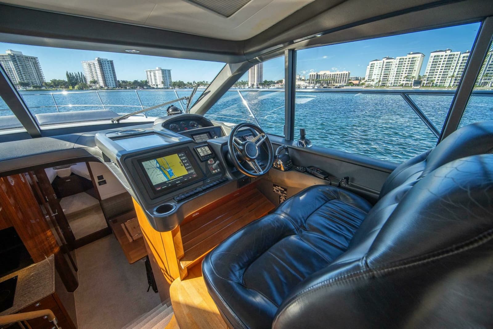 2016 Princess V48 - Photo 15