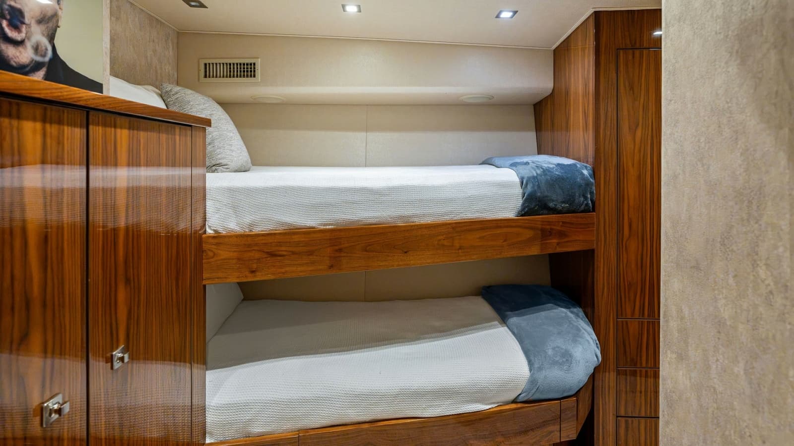 2016 Viking 80 Enclosed Bridge - Photo 66