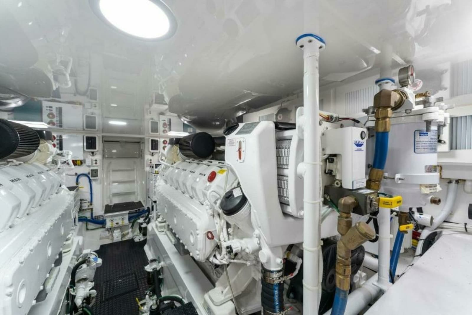 2021 Viking 54 Convertible - Photo 79