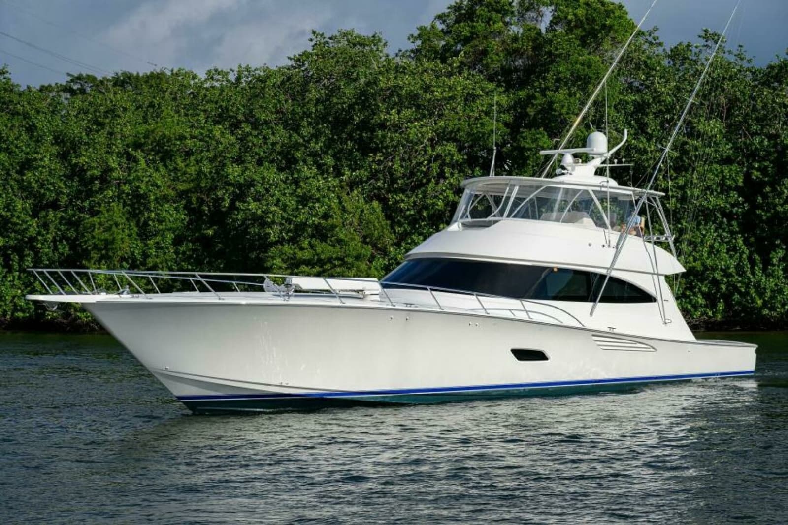 2019 Viking 80 Convertible - Photo 47