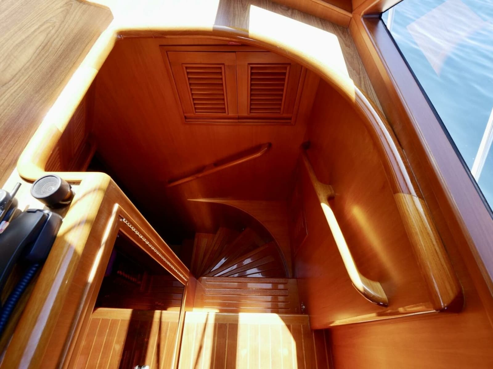 2000 Offshore Yachts 62 Pilothouse - Photo 40