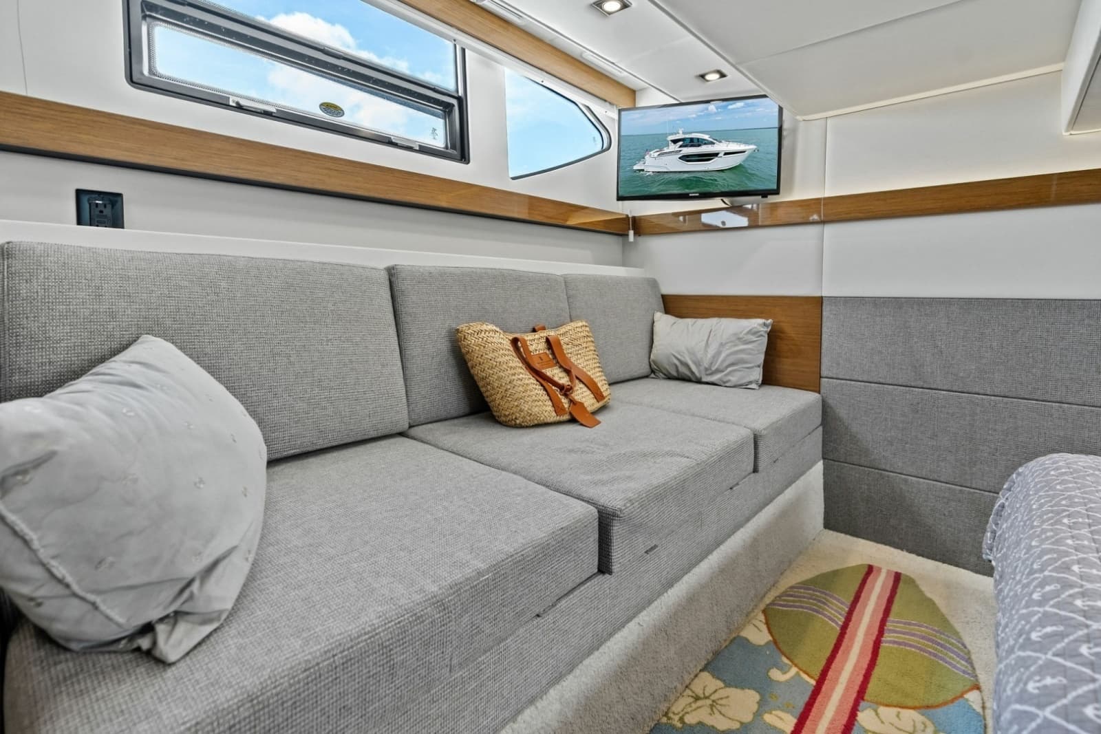 2019 Cruisers Yachts 42 Cantius - Photo 32