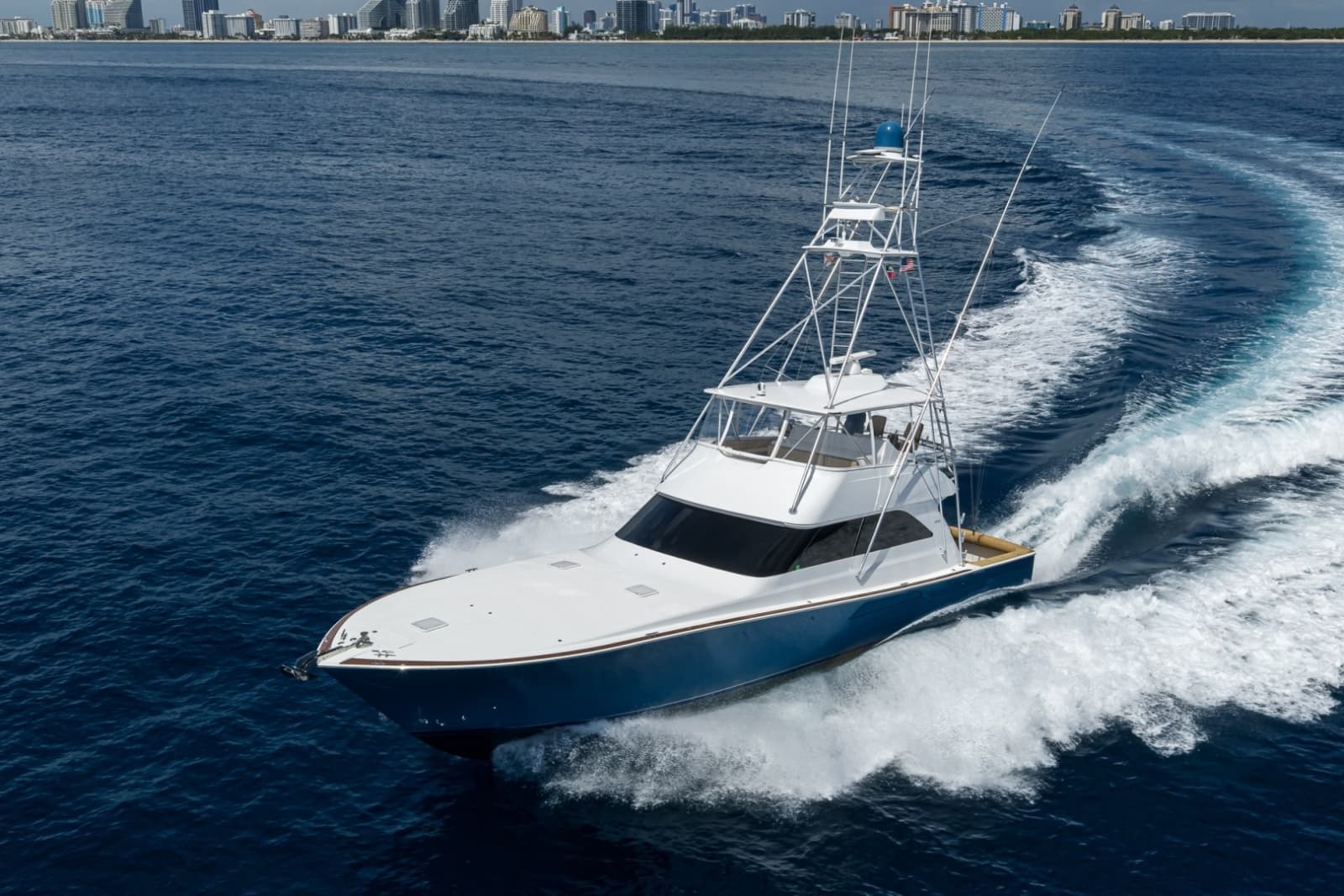 2002 Viking 61 Convertible - Photo 23