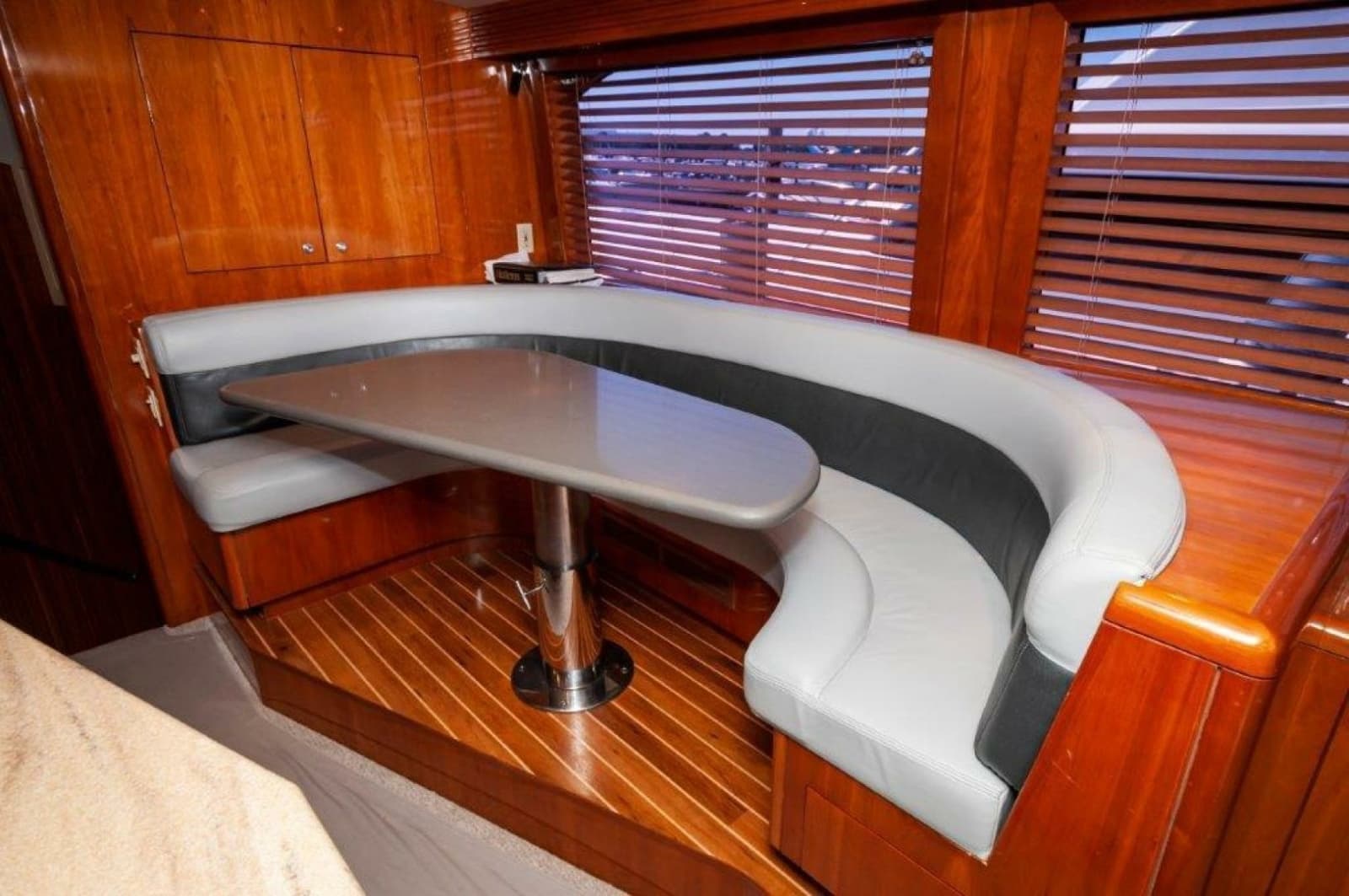 2002 Hatteras 65 Enclosed Bridge - Photo 8