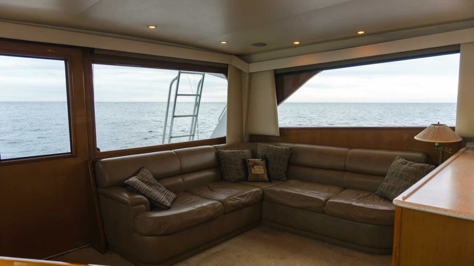 2000 Viking 55 Convertible - Photo 7