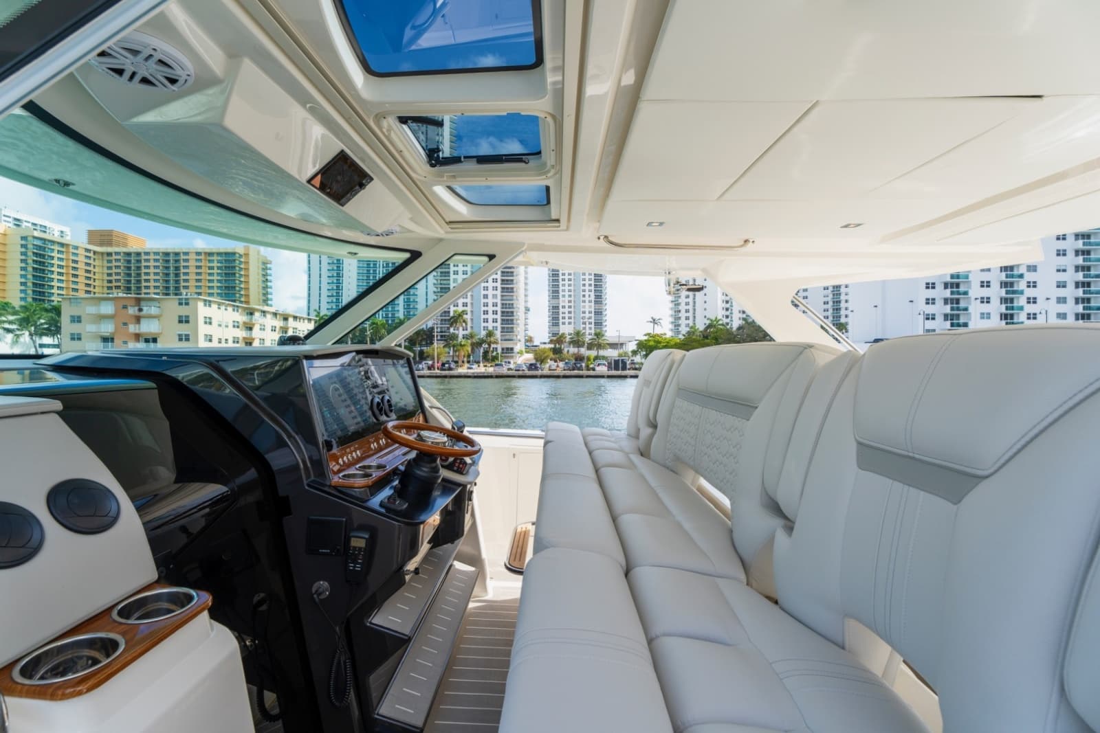 2024 Tiara Yachts 43 LS - Photo 37
