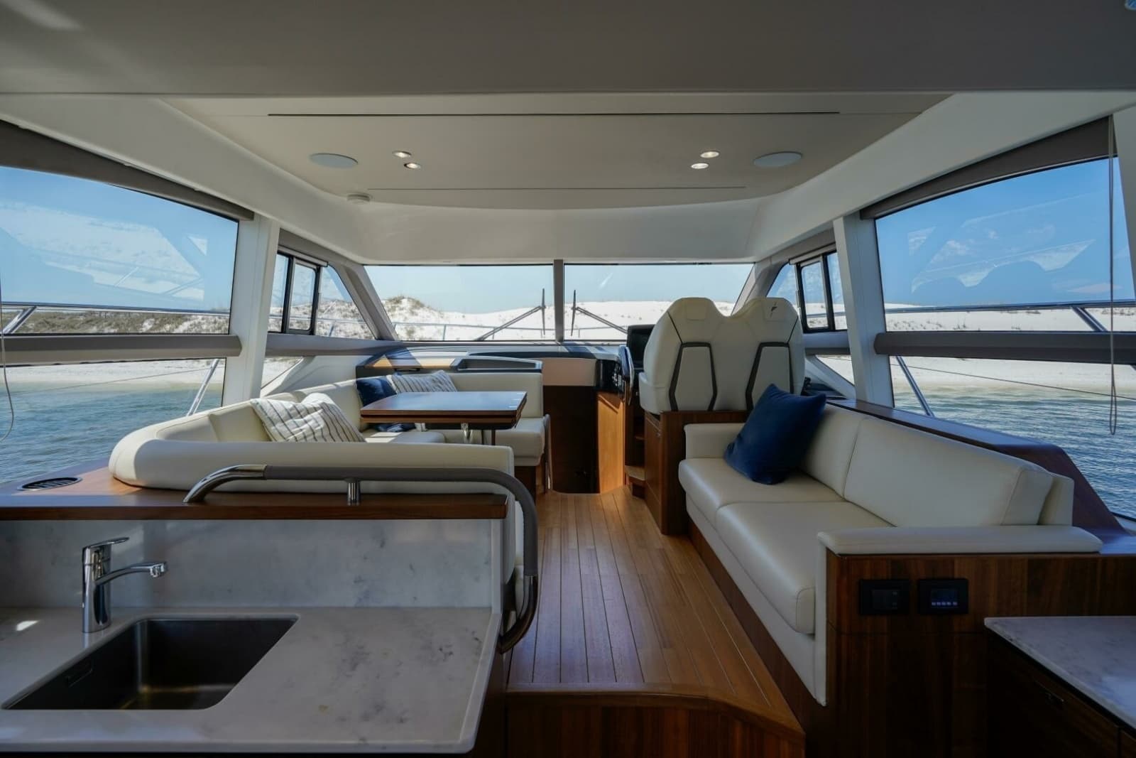 2021 Princess F50 - Photo 5
