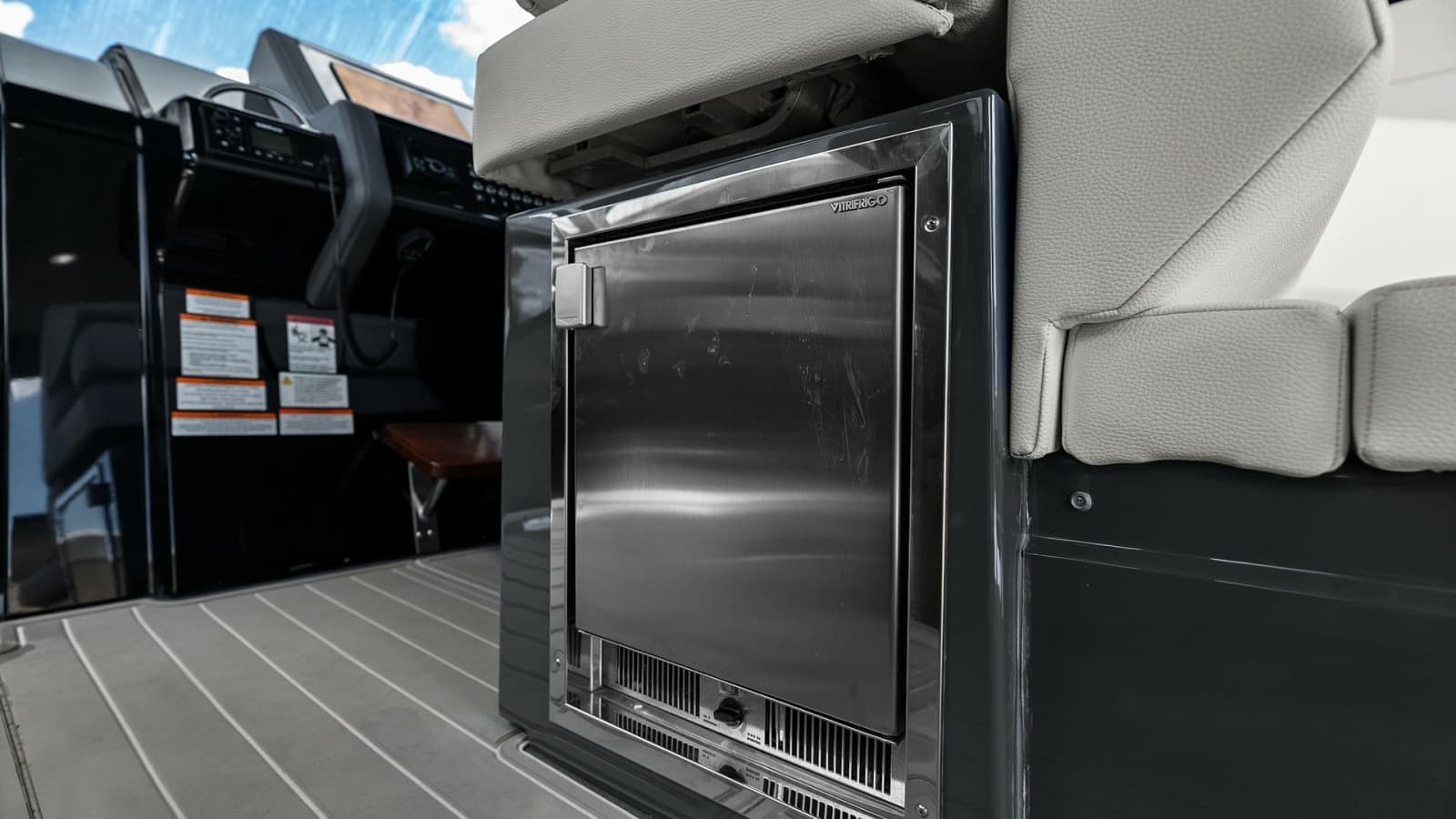 2023 Cruisers Yachts 42 GLS - Photo 10