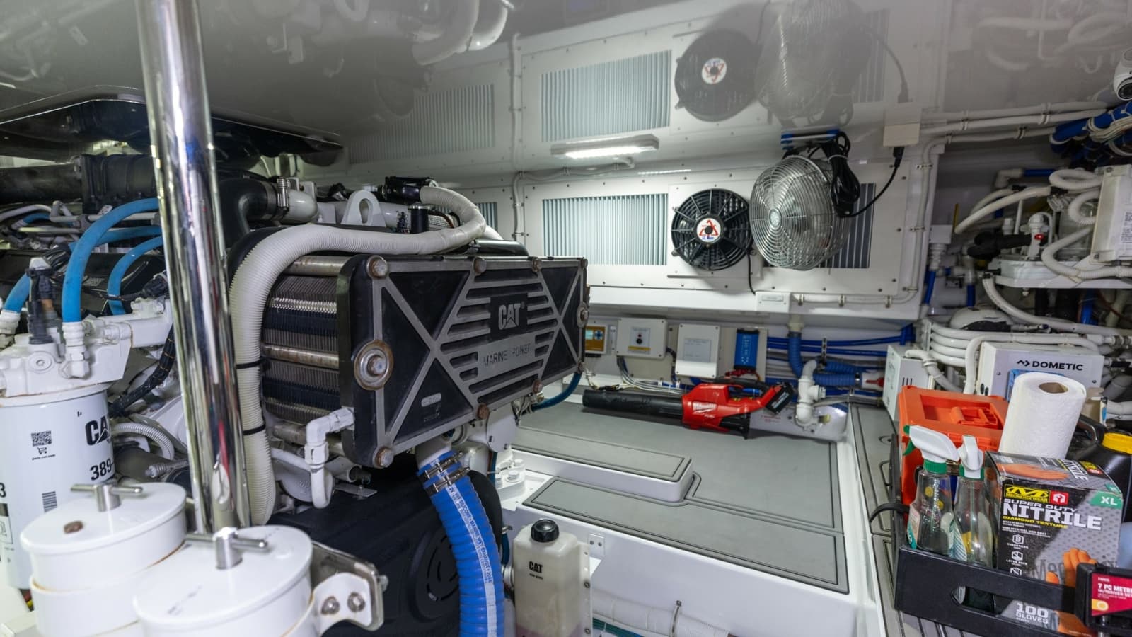2021 Hatteras 65 GT - Photo 63