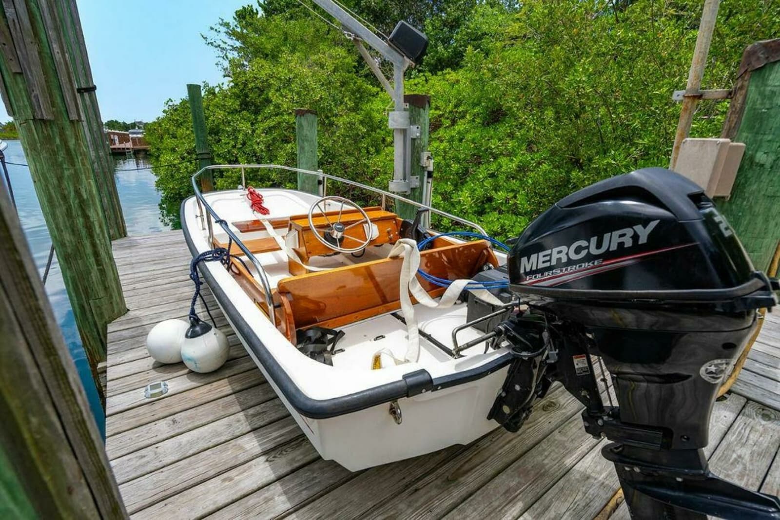 1999 Viking 55 Convertible - Photo 3