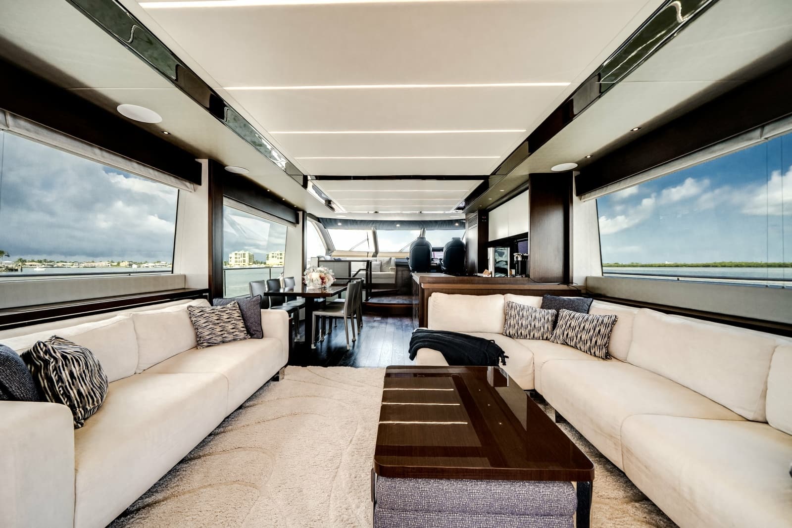 2019 Sunseeker 76 Flybridge - Photo 2