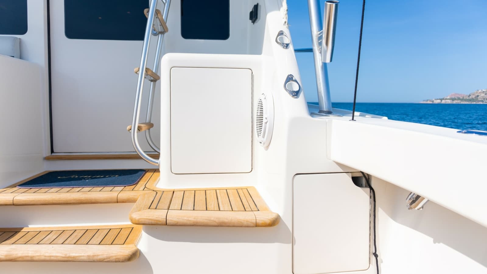 2009 Viking 50 Convertible - Photo 45