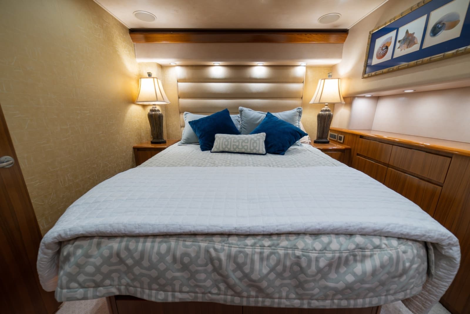 2012 Viking 60 Convertible - Photo 51