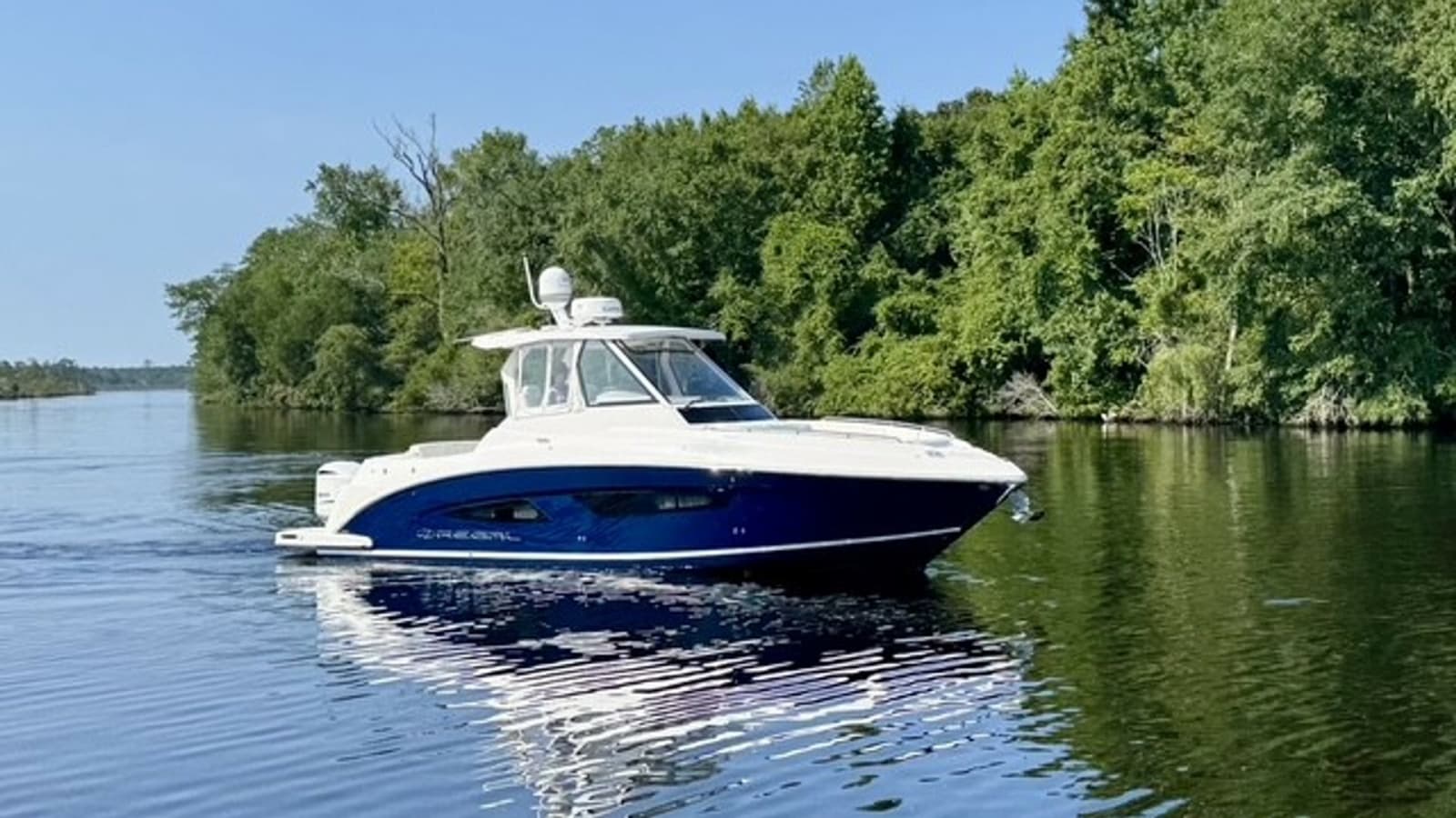 2021 Regal 33 SAV - Photo 21