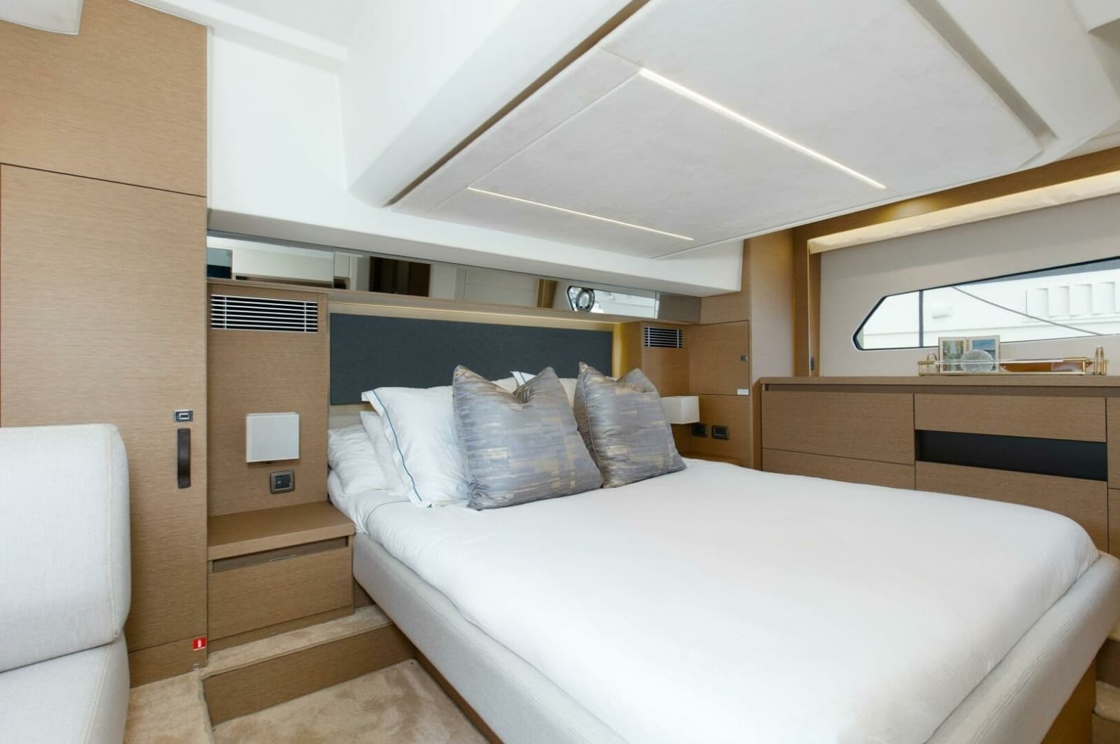 2023 Prestige 460 Flybridge - Photo 29