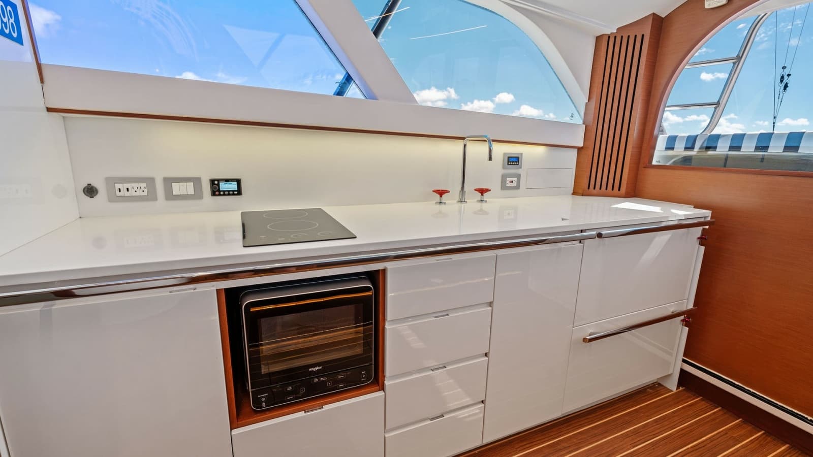 2019 Bertram 35 Flybridge - Photo 17