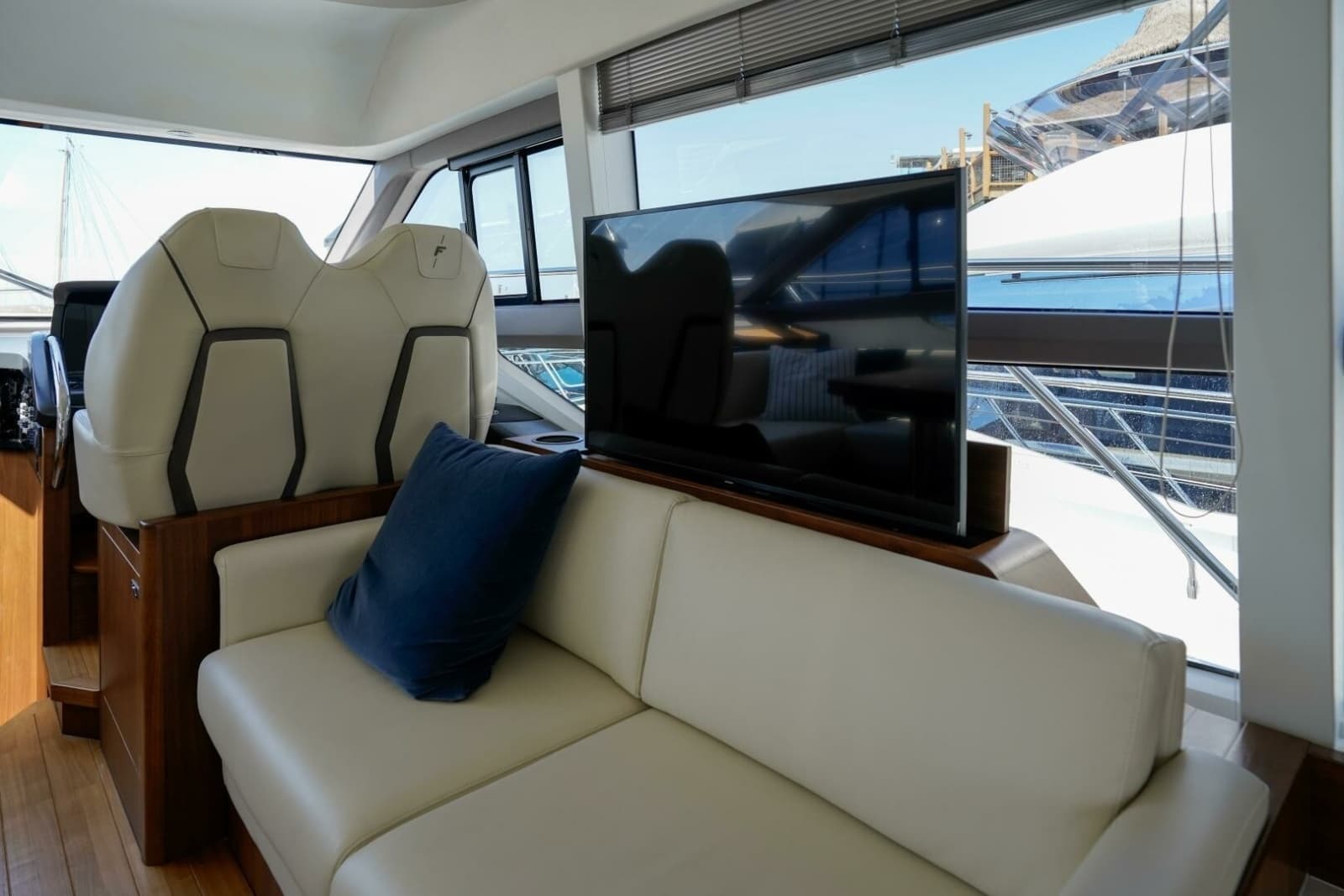 2021 Princess F50 - Photo 6